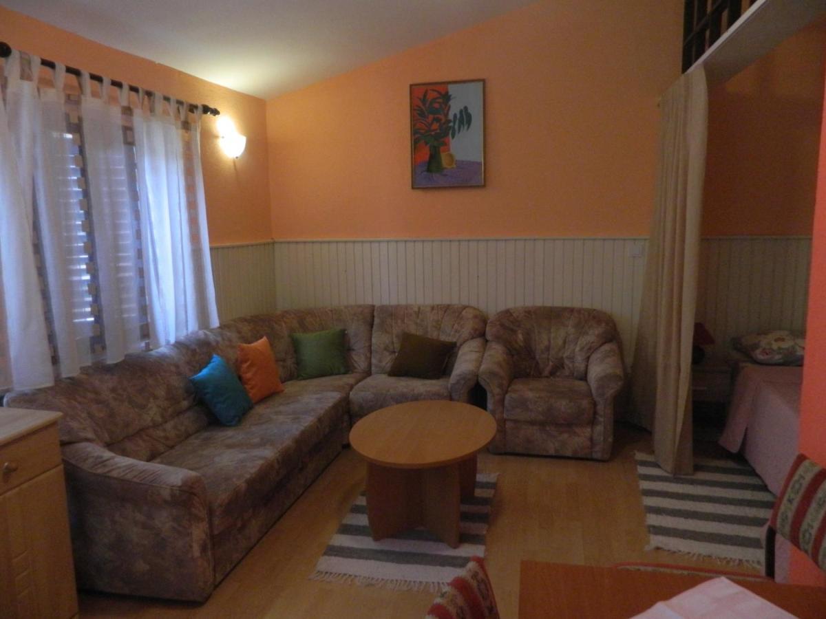 Apartments Vila Vanda Porec Bagian luar foto