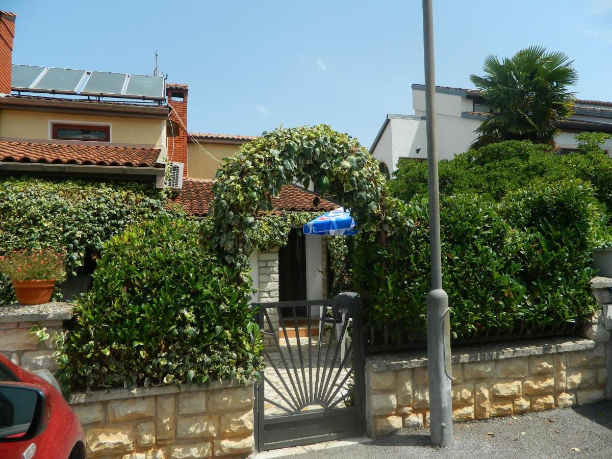 Apartments Vila Vanda Porec Bagian luar foto