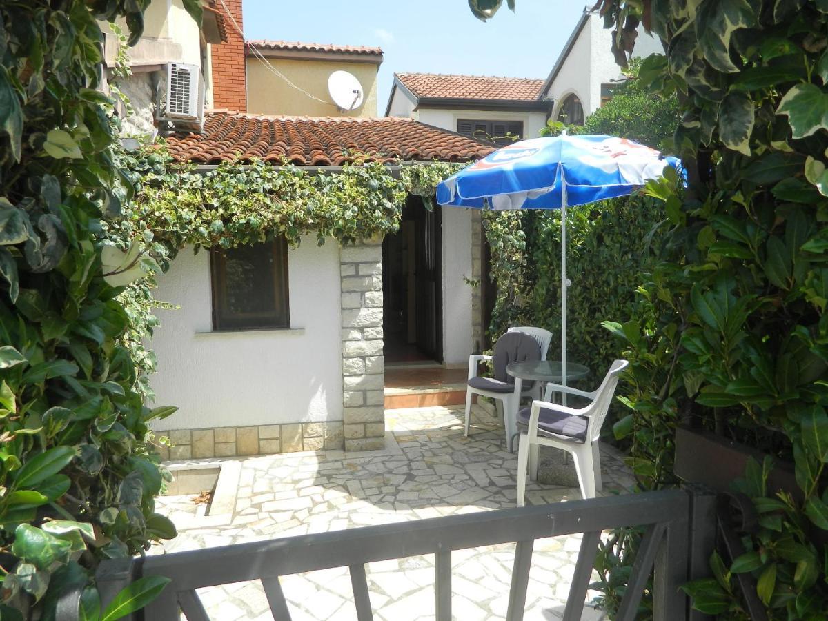Apartments Vila Vanda Porec Bagian luar foto